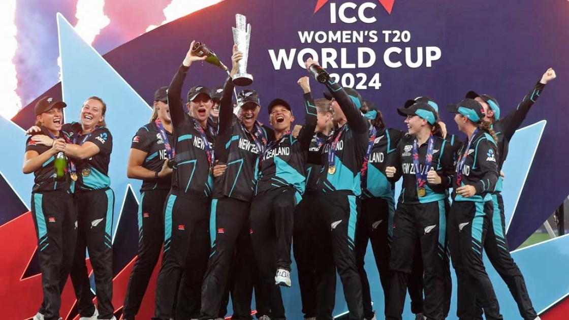 ২৪ বছর পর নিজেদের মাটিতে হোয়াইটওয়াশের লজ্জা পেল ভারত